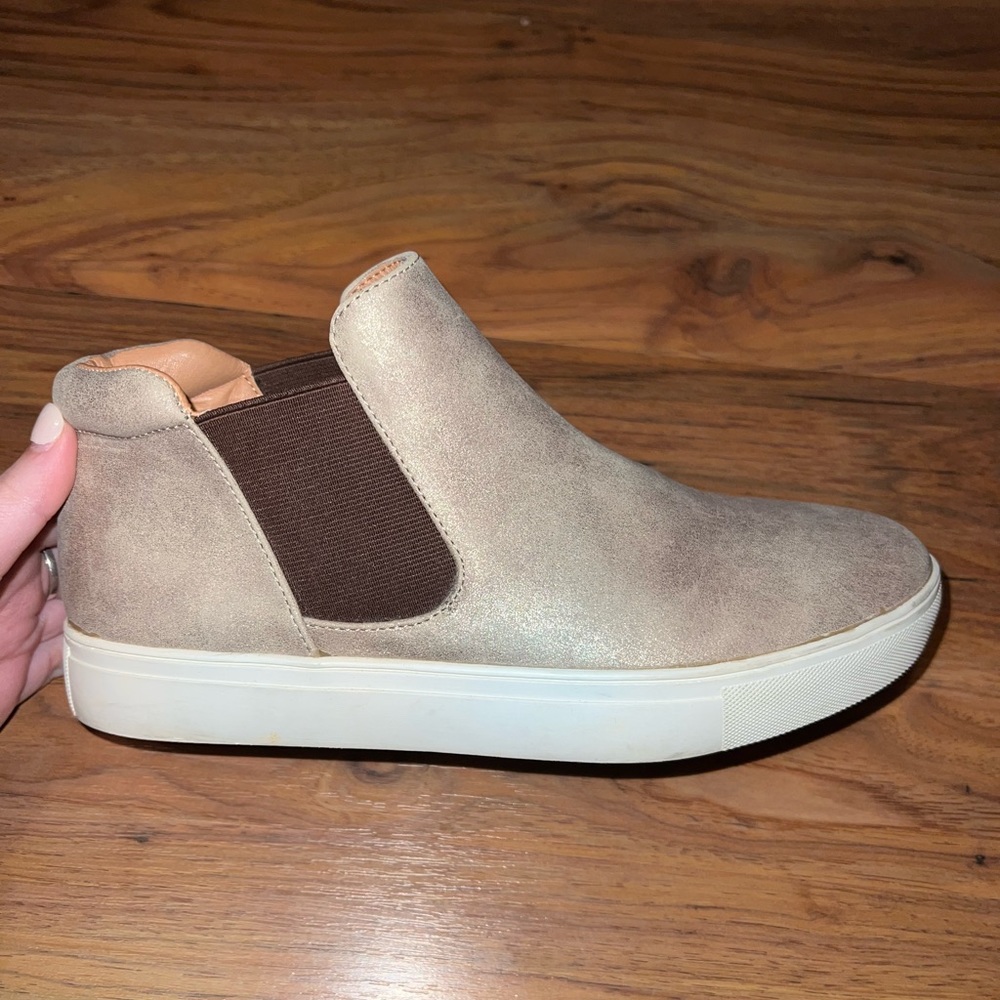 gold Coconuts sneakers. size 7